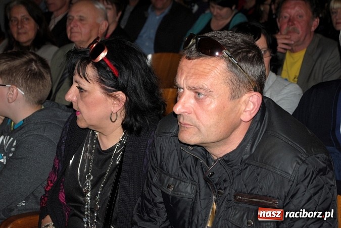 Zdjęcie w galerii na portalu naszraciborz.pl: Katy Carr podbiła serca publiczności w Kietrzu wiadomości z regionu