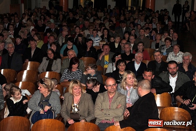 Zdjęcie w galerii na portalu naszraciborz.pl: Katy Carr podbiła serca publiczności w Kietrzu wiadomości z regionu