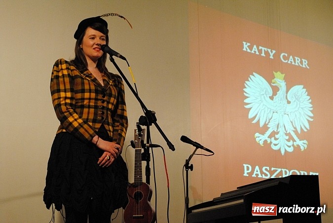 Zdjęcie w galerii na portalu naszraciborz.pl: Katy Carr podbiła serca publiczności w Kietrzu wiadomości z regionu