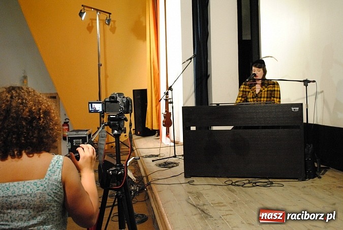 Zdjęcie w galerii na portalu naszraciborz.pl: Katy Carr podbiła serca publiczności w Kietrzu wiadomości z regionu