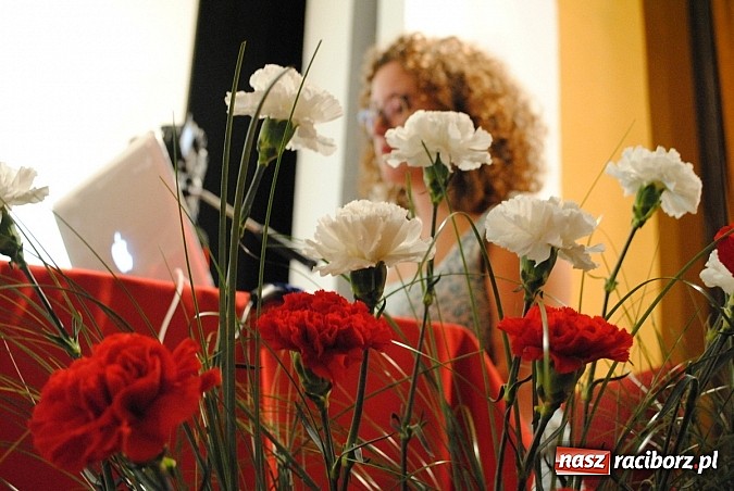 Zdjęcie w galerii na portalu naszraciborz.pl: Katy Carr podbiła serca publiczności w Kietrzu wiadomości z regionu