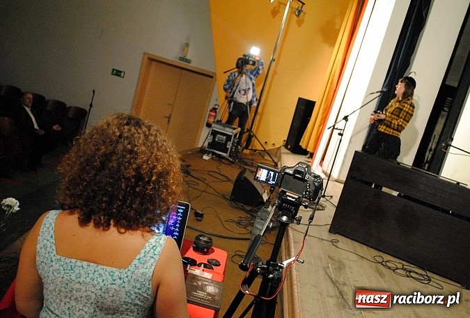 Zdjęcie w galerii na portalu naszraciborz.pl: Katy Carr podbiła serca publiczności w Kietrzu wiadomości z regionu