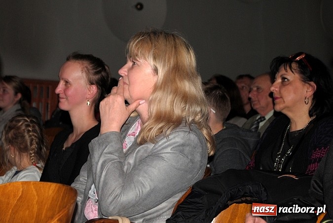 Zdjęcie w galerii na portalu naszraciborz.pl: Katy Carr podbiła serca publiczności w Kietrzu wiadomości z regionu