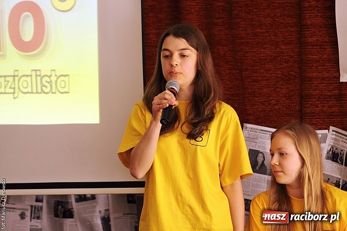 Zdjęcie w galerii na portalu naszraciborz.pl: Kuźnia talent&oacute;w z Weltzla, czyli 15-lecie Dyzia Gimnazjalisty wiadomości z regionu