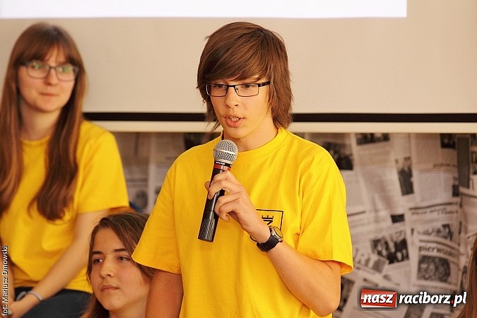 Zdjęcie w galerii na portalu naszraciborz.pl: Kuźnia talent&oacute;w z Weltzla, czyli 15-lecie Dyzia Gimnazjalisty wiadomości z regionu