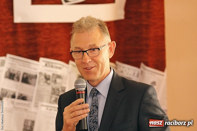 Zdjęcie w galerii na portalu naszraciborz.pl: Kuźnia talent&oacute;w z Weltzla, czyli 15-lecie Dyzia Gimnazjalisty wiadomości z regionu