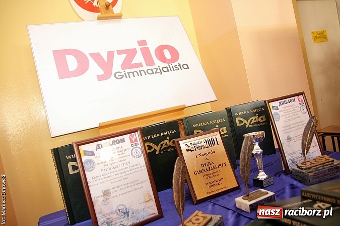 Zdjęcie w galerii na portalu naszraciborz.pl: Kuźnia talent&oacute;w z Weltzla, czyli 15-lecie Dyzia Gimnazjalisty wiadomości z regionu