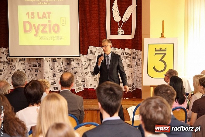 Zdjęcie w galerii na portalu naszraciborz.pl: Kuźnia talent&oacute;w z Weltzla, czyli 15-lecie Dyzia Gimnazjalisty wiadomości z regionu