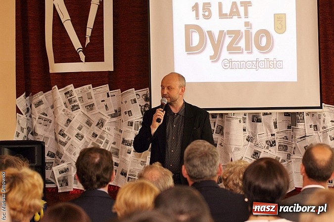Zdjęcie w galerii na portalu naszraciborz.pl: Kuźnia talent&oacute;w z Weltzla, czyli 15-lecie Dyzia Gimnazjalisty wiadomości z regionu