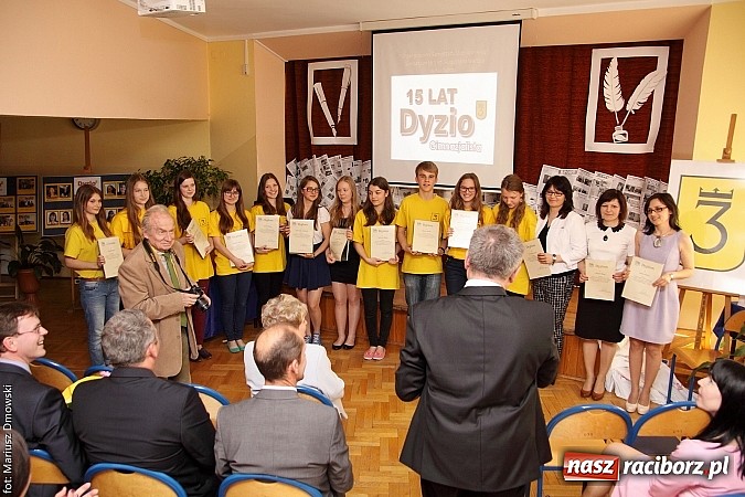 Zdjęcie w galerii na portalu naszraciborz.pl: Kuźnia talent&oacute;w z Weltzla, czyli 15-lecie Dyzia Gimnazjalisty wiadomości z regionu