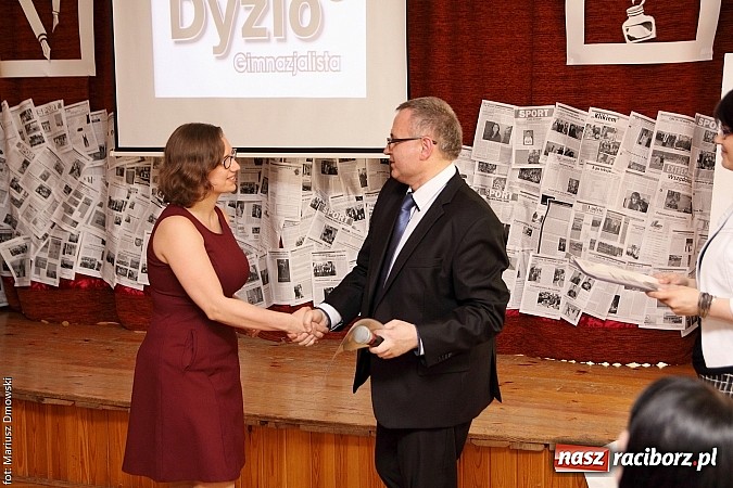 Zdjęcie w galerii na portalu naszraciborz.pl: Kuźnia talent&oacute;w z Weltzla, czyli 15-lecie Dyzia Gimnazjalisty wiadomości z regionu