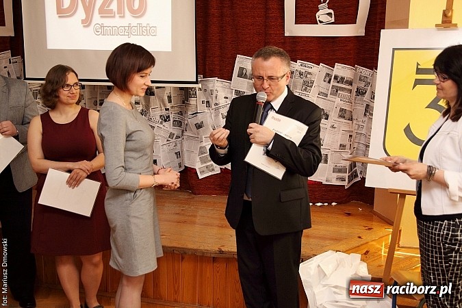 Zdjęcie w galerii na portalu naszraciborz.pl: Kuźnia talent&oacute;w z Weltzla, czyli 15-lecie Dyzia Gimnazjalisty wiadomości z regionu