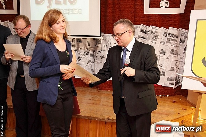 Zdjęcie w galerii na portalu naszraciborz.pl: Kuźnia talent&oacute;w z Weltzla, czyli 15-lecie Dyzia Gimnazjalisty wiadomości z regionu