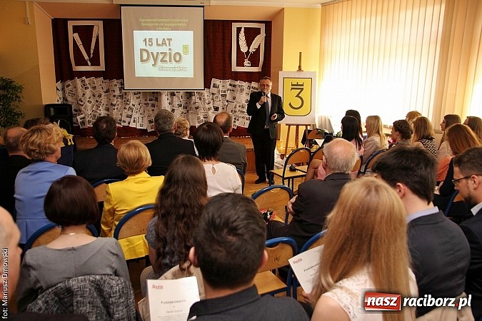 Zdjęcie w galerii na portalu naszraciborz.pl: Kuźnia talent&oacute;w z Weltzla, czyli 15-lecie Dyzia Gimnazjalisty wiadomości z regionu