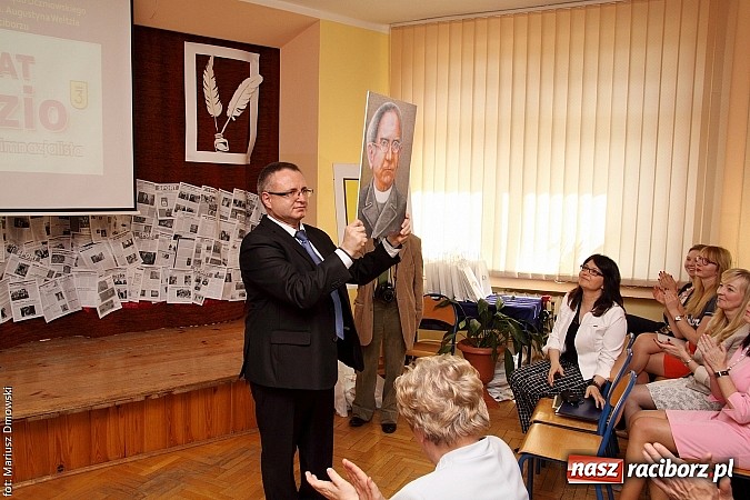 Zdjęcie w galerii na portalu naszraciborz.pl: Kuźnia talent&oacute;w z Weltzla, czyli 15-lecie Dyzia Gimnazjalisty wiadomości z regionu