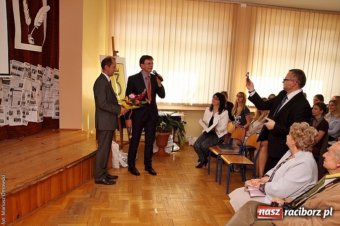 Zdjęcie w galerii na portalu naszraciborz.pl: Kuźnia talent&oacute;w z Weltzla, czyli 15-lecie Dyzia Gimnazjalisty wiadomości z regionu