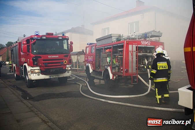 Zdjęcie w galerii na portalu naszraciborz.pl: Pożar stodoły w Borucinie. Podczas akcji strażacy musieli ewakuować zwierzęta wiadomości z regionu