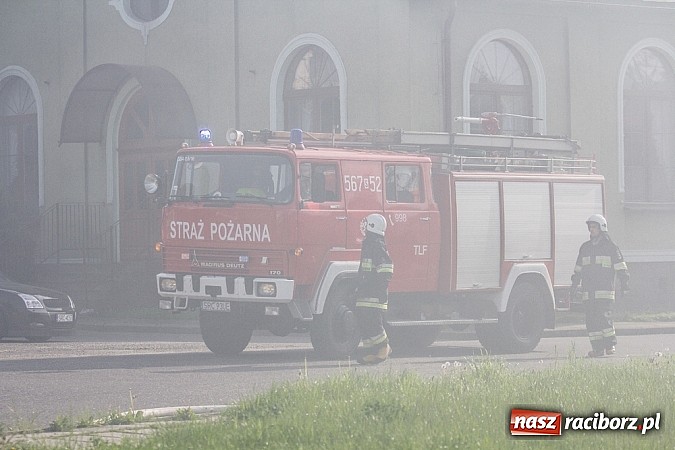 Zdjęcie w galerii na portalu naszraciborz.pl: Pożar stodoły w Borucinie. Podczas akcji strażacy musieli ewakuować zwierzęta wiadomości z regionu