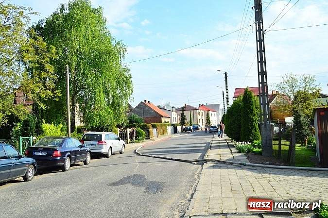 Zdjęcie w galerii na portalu naszraciborz.pl: Pożar stodoły w Borucinie. Podczas akcji strażacy musieli ewakuować zwierzęta wiadomości z regionu