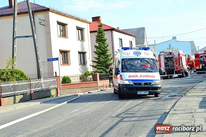 Zdjęcie w galerii na portalu naszraciborz.pl: Pożar stodoły w Borucinie. Podczas akcji strażacy musieli ewakuować zwierzęta wiadomości z regionu