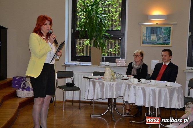 Zdjęcie w galerii na portalu naszraciborz.pl: Młode talenty na scenie w Tworkowie wiadomości z regionu