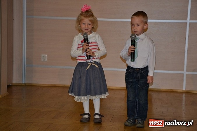 Zdjęcie w galerii na portalu naszraciborz.pl: Młode talenty na scenie w Tworkowie wiadomości z regionu