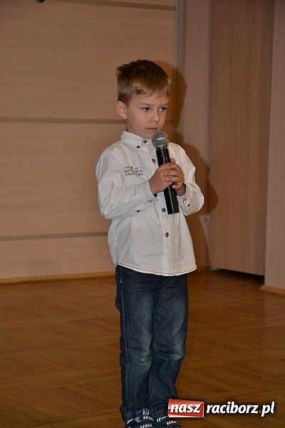 Zdjęcie w galerii na portalu naszraciborz.pl: Młode talenty na scenie w Tworkowie wiadomości z regionu