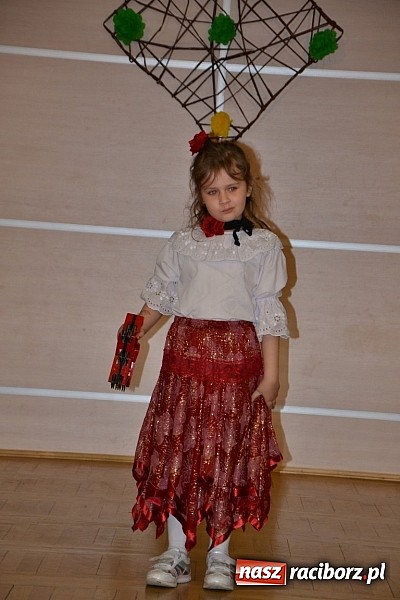 Zdjęcie w galerii na portalu naszraciborz.pl: Młode talenty na scenie w Tworkowie wiadomości z regionu