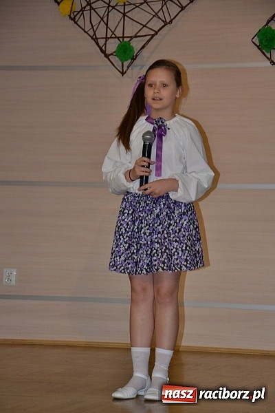 Zdjęcie w galerii na portalu naszraciborz.pl: Młode talenty na scenie w Tworkowie wiadomości z regionu