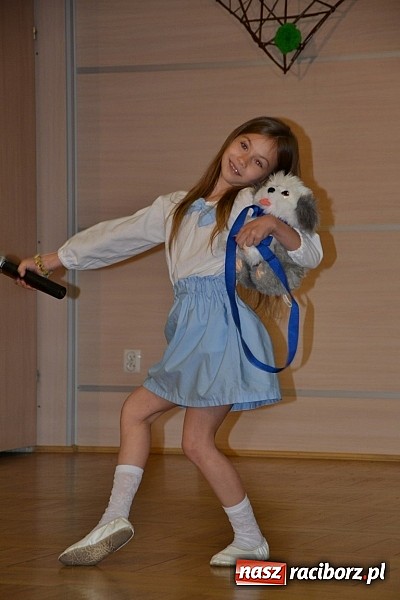 Zdjęcie w galerii na portalu naszraciborz.pl: Młode talenty na scenie w Tworkowie wiadomości z regionu