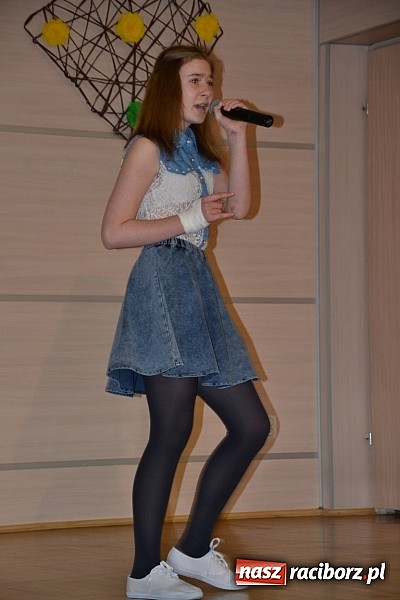 Zdjęcie w galerii na portalu naszraciborz.pl: Młode talenty na scenie w Tworkowie wiadomości z regionu