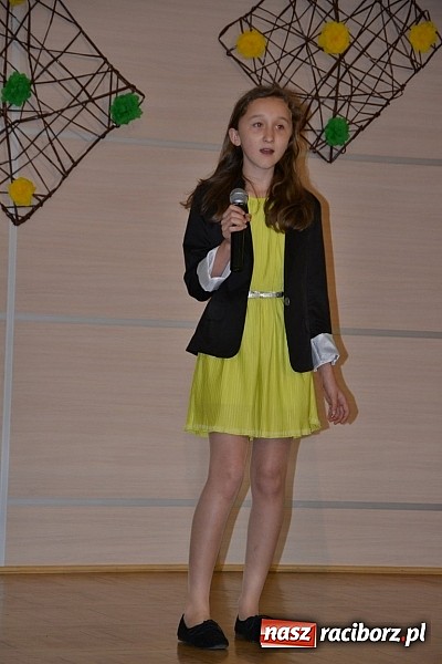 Zdjęcie w galerii na portalu naszraciborz.pl: Młode talenty na scenie w Tworkowie wiadomości z regionu