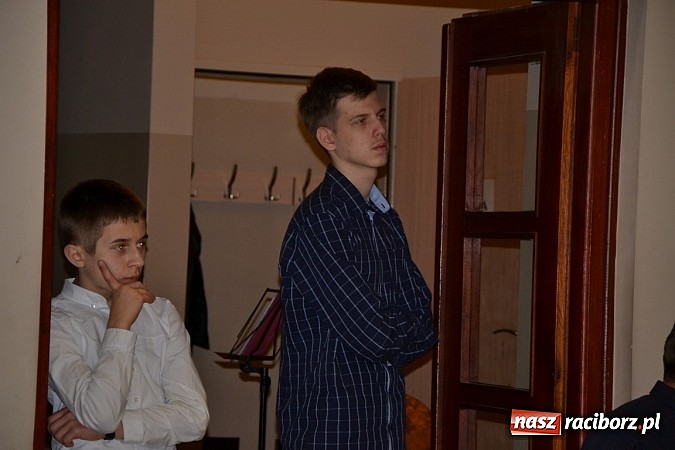 Zdjęcie w galerii na portalu naszraciborz.pl: Młode talenty na scenie w Tworkowie wiadomości z regionu