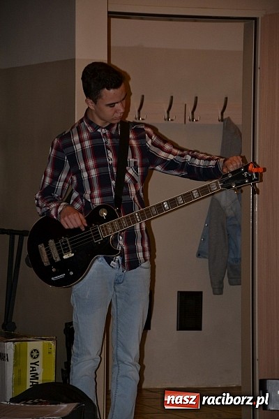 Zdjęcie w galerii na portalu naszraciborz.pl: Młode talenty na scenie w Tworkowie wiadomości z regionu