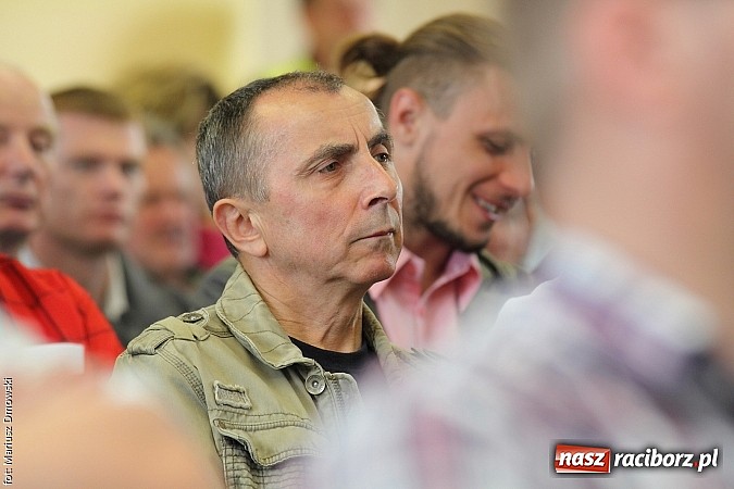 Zdjęcie w galerii na portalu naszraciborz.pl: Jak światło słoneczne przerabiać na prąd, czyli konferencja w Pietrowicach i otwarcie wystawy wiadomości z regionu