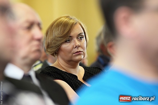 Zdjęcie w galerii na portalu naszraciborz.pl: Jak światło słoneczne przerabiać na prąd, czyli konferencja w Pietrowicach i otwarcie wystawy wiadomości z regionu