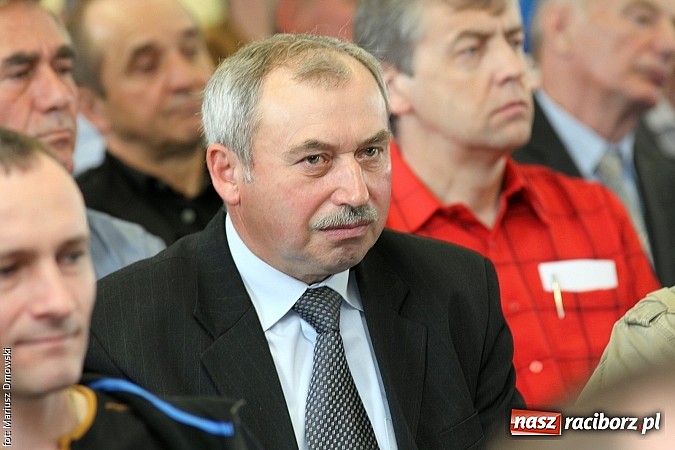 Zdjęcie w galerii na portalu naszraciborz.pl: Jak światło słoneczne przerabiać na prąd, czyli konferencja w Pietrowicach i otwarcie wystawy wiadomości z regionu