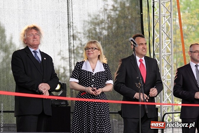 Zdjęcie w galerii na portalu naszraciborz.pl: Jak światło słoneczne przerabiać na prąd, czyli konferencja w Pietrowicach i otwarcie wystawy wiadomości z regionu