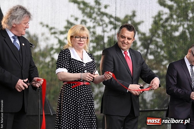 Zdjęcie w galerii na portalu naszraciborz.pl: Jak światło słoneczne przerabiać na prąd, czyli konferencja w Pietrowicach i otwarcie wystawy wiadomości z regionu