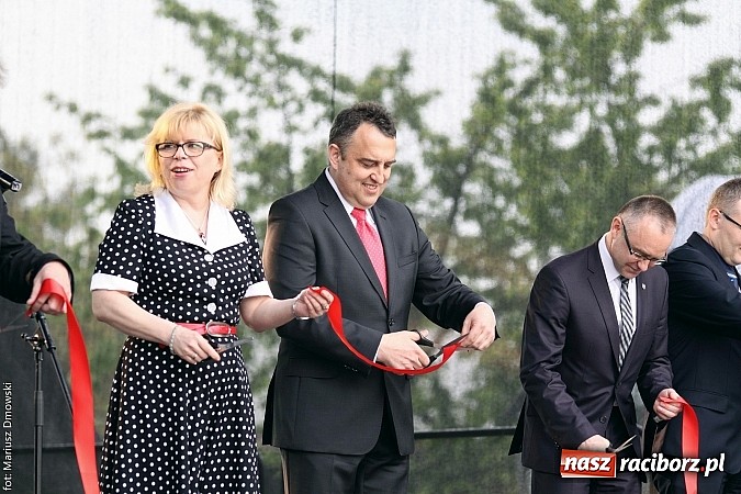 Zdjęcie w galerii na portalu naszraciborz.pl: Jak światło słoneczne przerabiać na prąd, czyli konferencja w Pietrowicach i otwarcie wystawy wiadomości z regionu