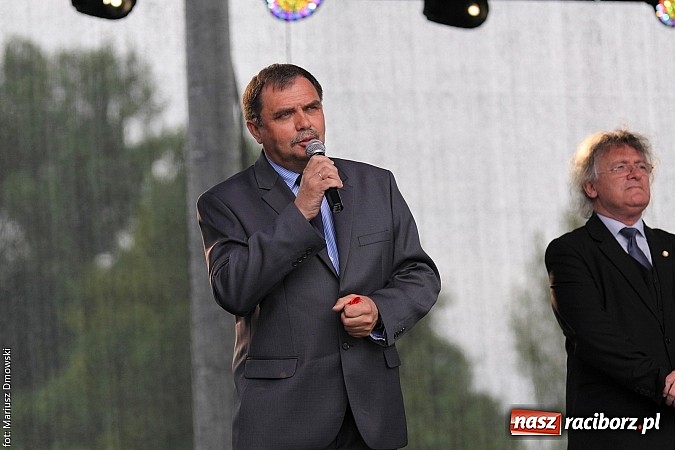 Zdjęcie w galerii na portalu naszraciborz.pl: Jak światło słoneczne przerabiać na prąd, czyli konferencja w Pietrowicach i otwarcie wystawy wiadomości z regionu