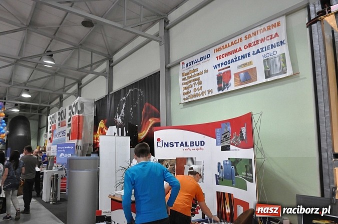 Zdjęcie w galerii na portalu naszraciborz.pl: Ruszyła 15. pietrowicka Eko-Wystawa. Warto odwiedzić stoiska. Bogaty program artystyczny wiadomości z regionu