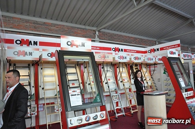 Zdjęcie w galerii na portalu naszraciborz.pl: Ruszyła 15. pietrowicka Eko-Wystawa. Warto odwiedzić stoiska. Bogaty program artystyczny wiadomości z regionu