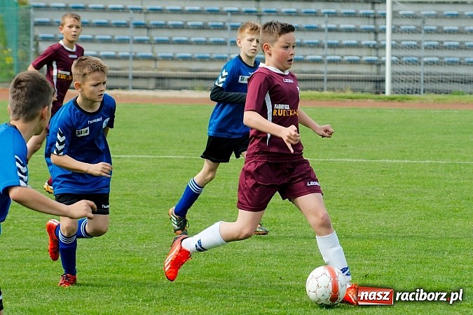 Zdjęcie w galerii na portalu naszraciborz.pl: Tak się bawi i wygrywa Racibórz! Młodzi Unici pokonali Jastrzębie wiadomości z regionu