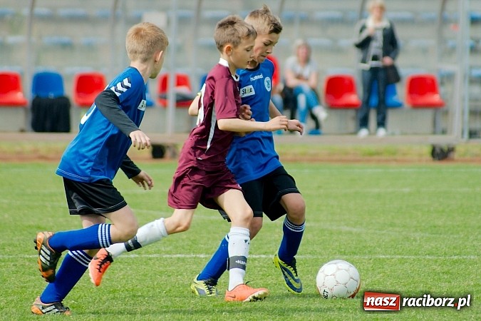 Zdjęcie w galerii na portalu naszraciborz.pl: Tak się bawi i wygrywa Racibórz! Młodzi Unici pokonali Jastrzębie wiadomości z regionu