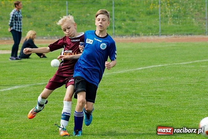 Zdjęcie w galerii na portalu naszraciborz.pl: Tak się bawi i wygrywa Racibórz! Młodzi Unici pokonali Jastrzębie wiadomości z regionu