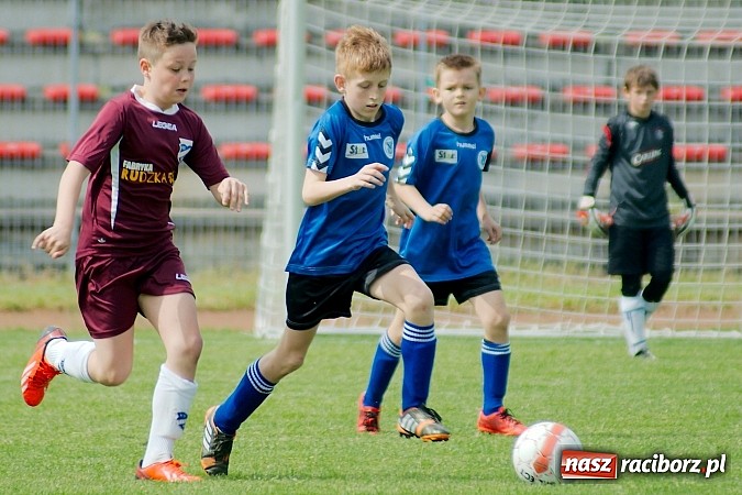Zdjęcie w galerii na portalu naszraciborz.pl: Tak się bawi i wygrywa Racibórz! Młodzi Unici pokonali Jastrzębie wiadomości z regionu