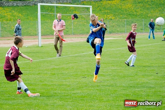Zdjęcie w galerii na portalu naszraciborz.pl: Tak się bawi i wygrywa Racibórz! Młodzi Unici pokonali Jastrzębie wiadomości z regionu