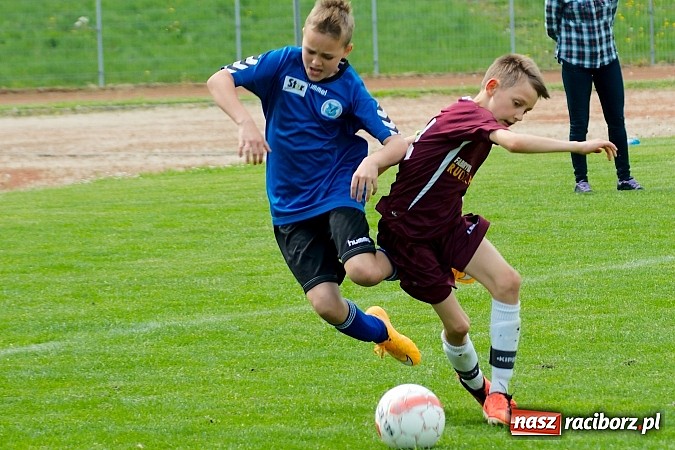 Zdjęcie w galerii na portalu naszraciborz.pl: Tak się bawi i wygrywa Racibórz! Młodzi Unici pokonali Jastrzębie wiadomości z regionu