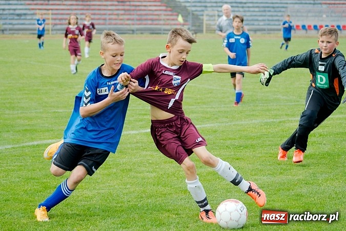 Zdjęcie w galerii na portalu naszraciborz.pl: Tak się bawi i wygrywa Racibórz! Młodzi Unici pokonali Jastrzębie wiadomości z regionu